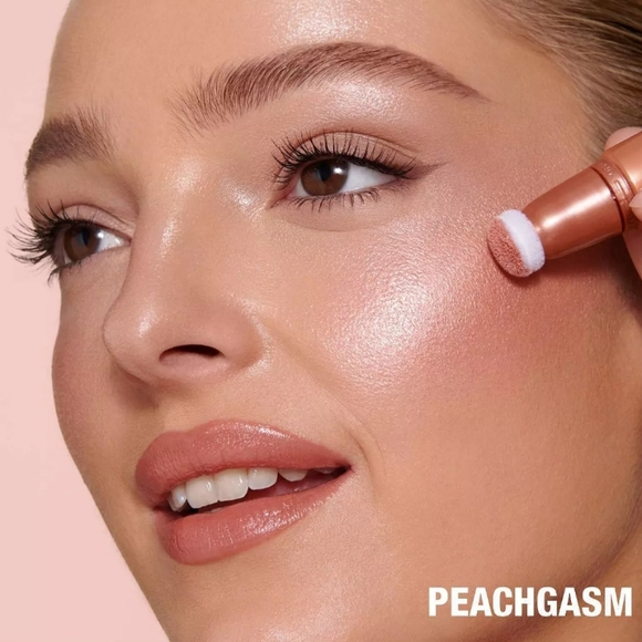 Charlotte Tilbury Glowgasm Beauty Light Wand High Blush: Peachgasm, 12ml, NIB, - Picture 4 of 12